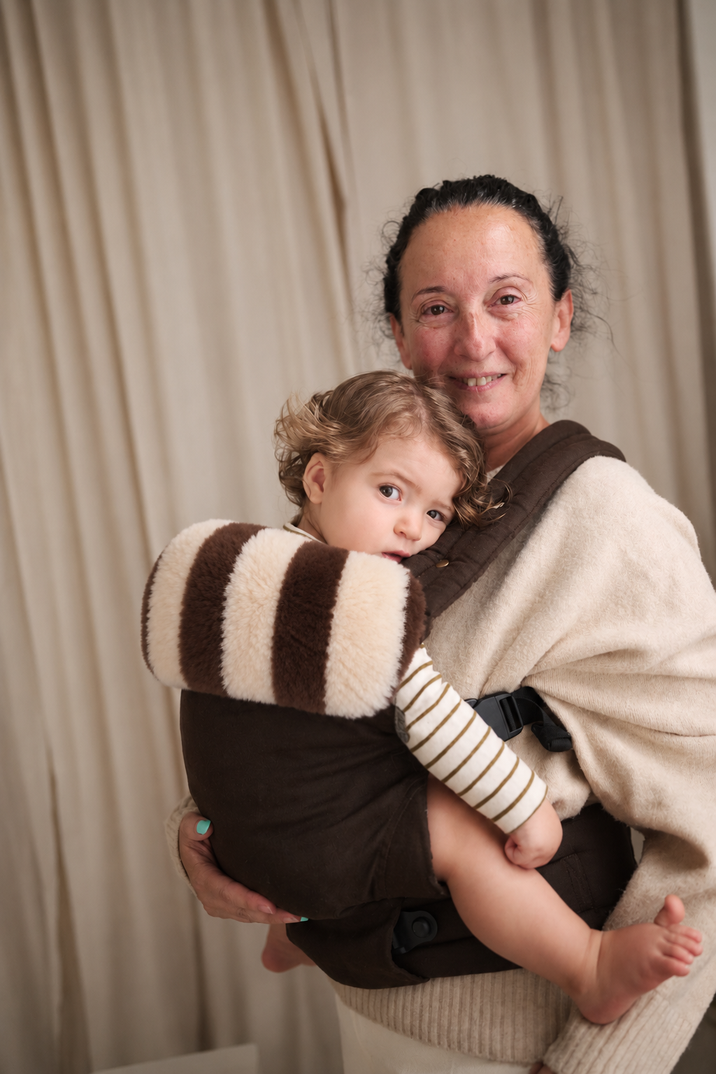 (PREORDER ENVÍO 10/10/26) mömo Premium Merino™ Carrier - rayas