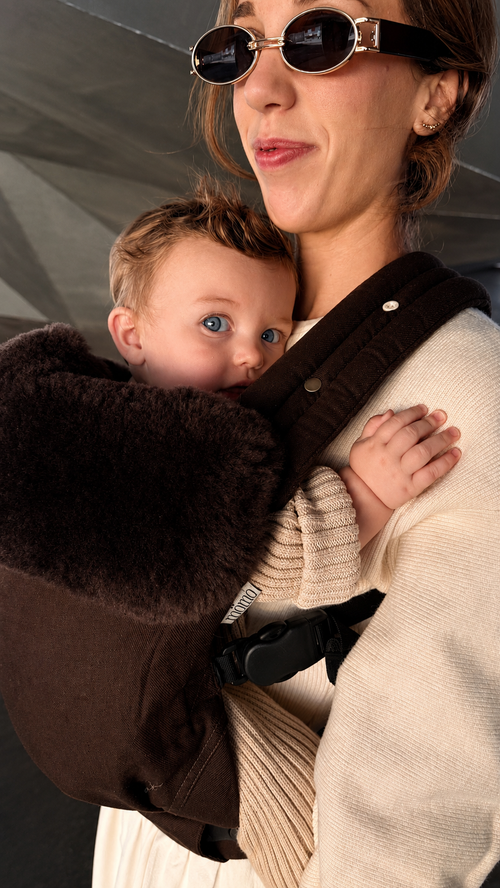 (PREORDER ENVÍO 20/09/26) mömo Premium Merino™ Carrier - Chocolate