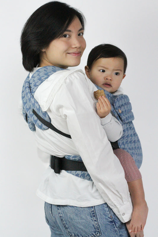 PRE-ORDER | Portabebé ergonómico mömo Denim Icon